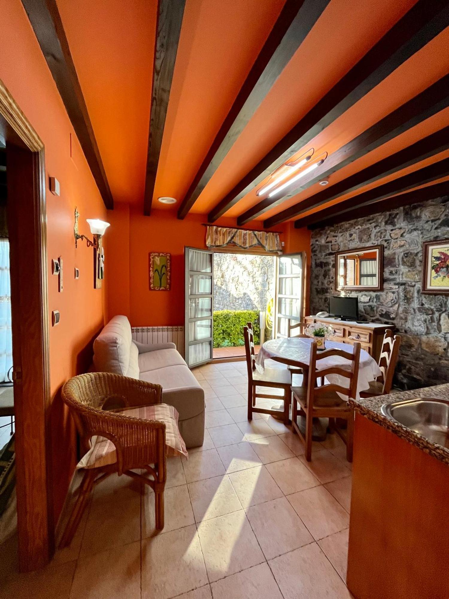 Apartamentos Turisticos Paseo De La Alameda Villaviciosa (Asturias) Exterior foto